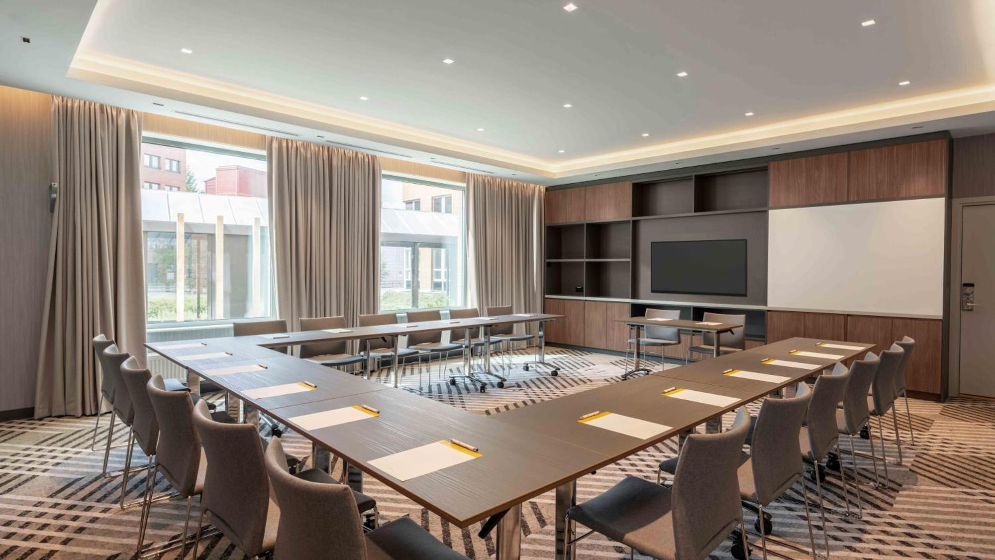 Voco Stockholm - Kista By Ihg Hotel Екстериор снимка