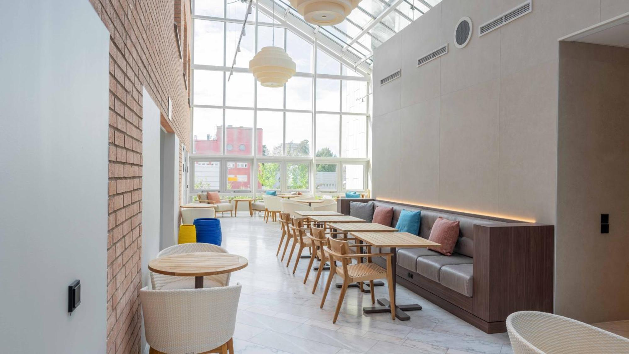 Voco Stockholm - Kista By Ihg Hotel Екстериор снимка