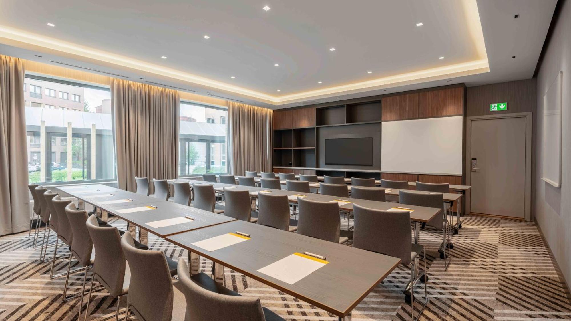 Voco Stockholm - Kista By Ihg Hotel Екстериор снимка