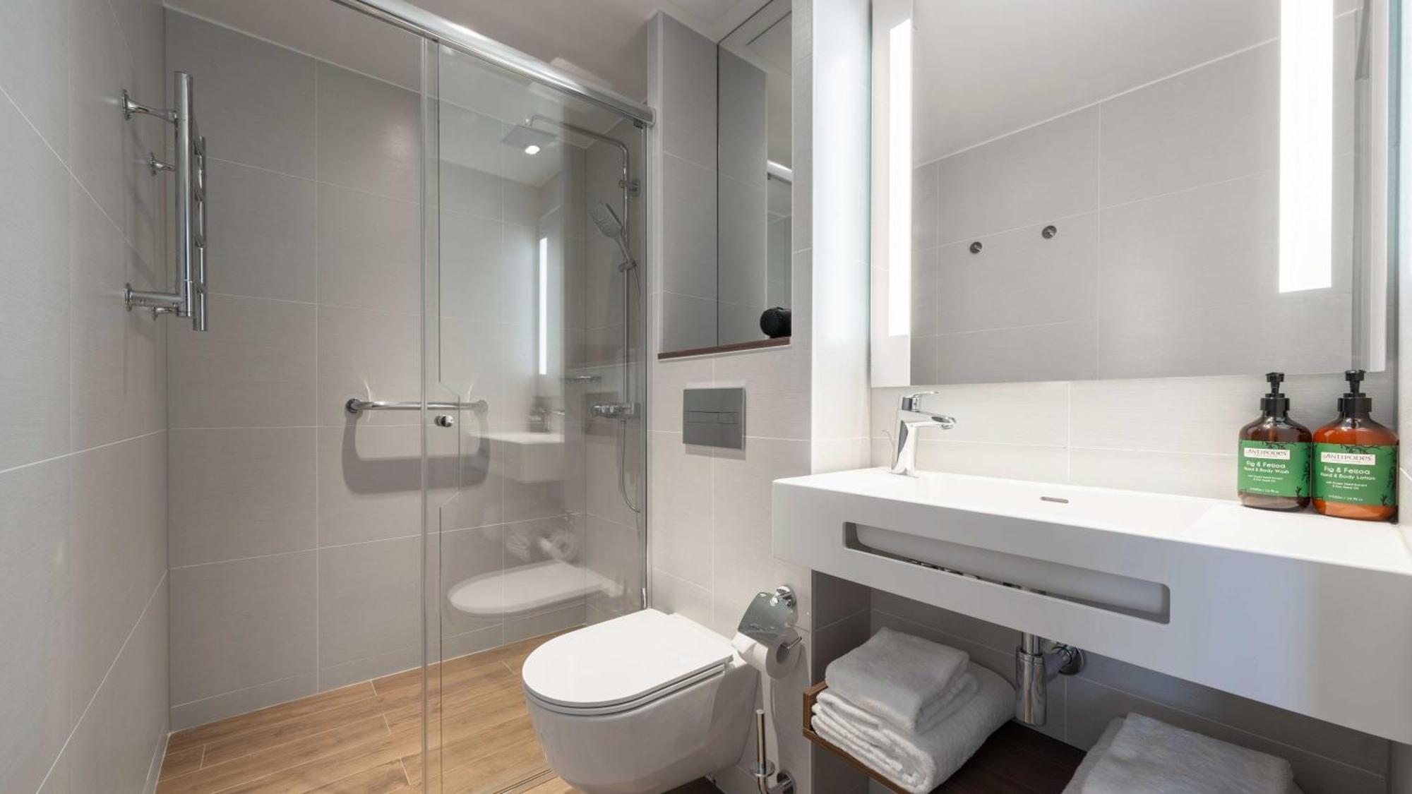 Voco Stockholm - Kista By Ihg Hotel Екстериор снимка