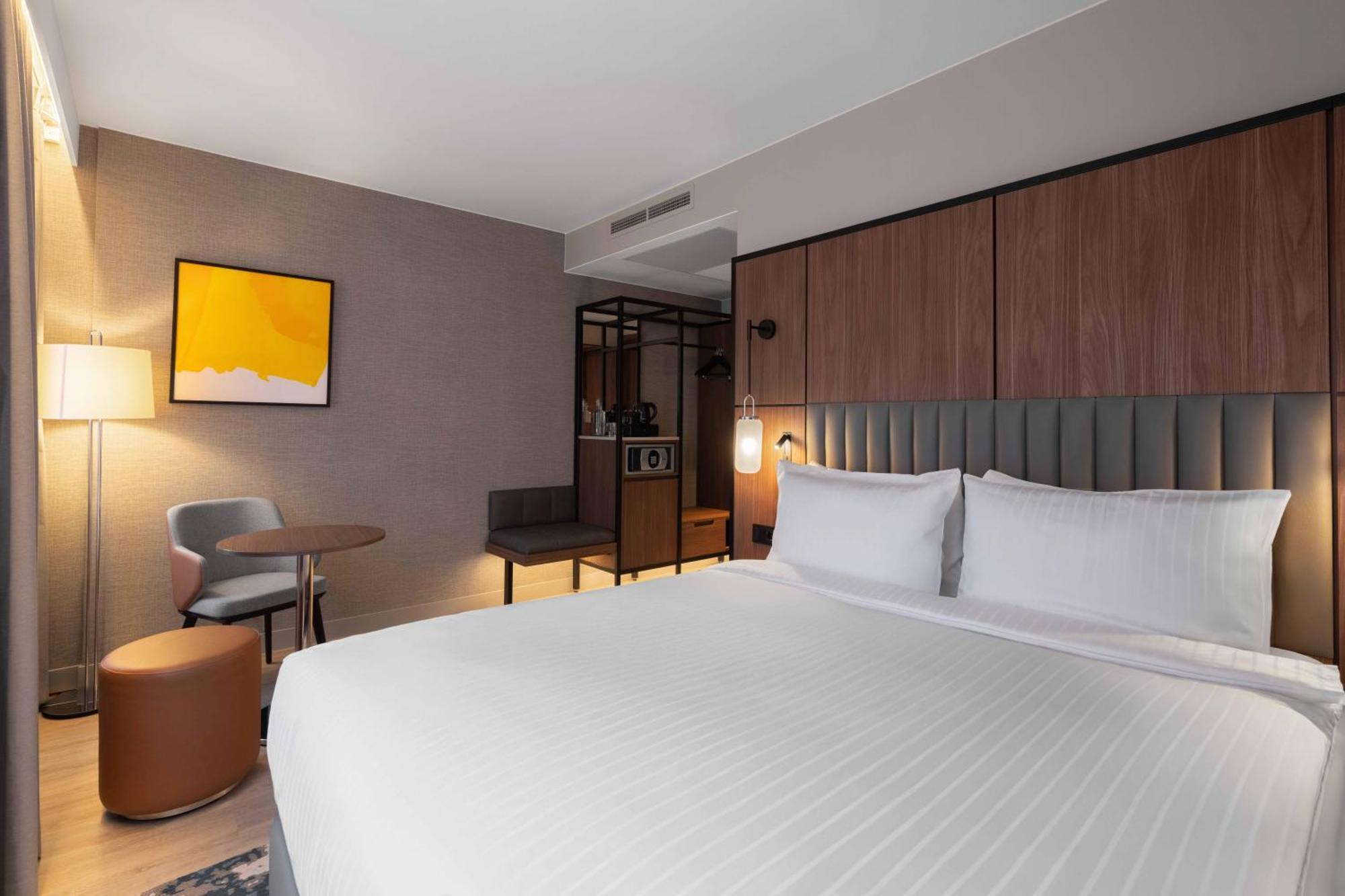 Voco Stockholm - Kista By Ihg Hotel Екстериор снимка
